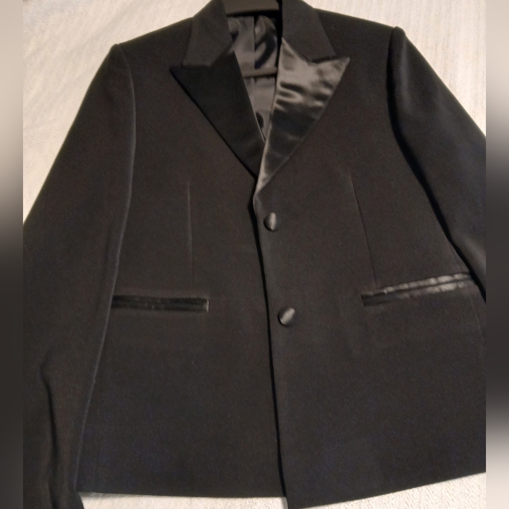 NWOT Elegant Black Woman's Tailor Made 3 Pc. Tuxedo